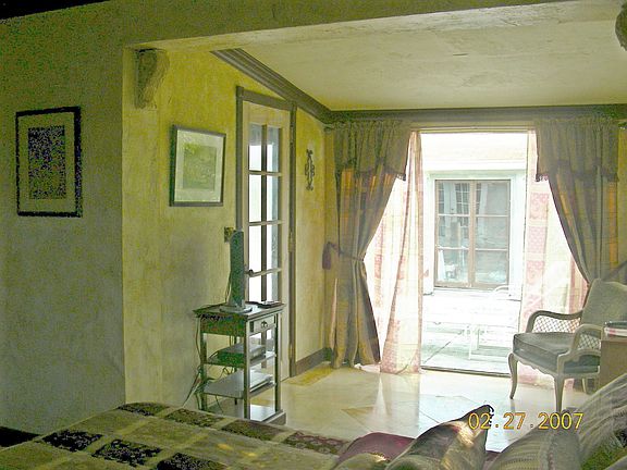 M/Bedroom w/sitting area