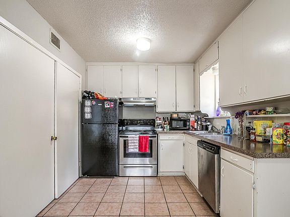 4th image of 3209 Rogers Ave #3209