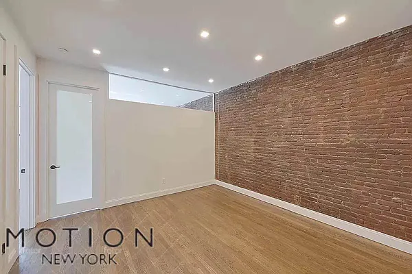Rented by MOTION New York | media 8