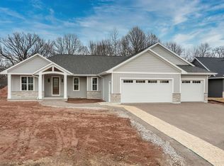 387 Baywood Trl, Green Bay, WI 54311