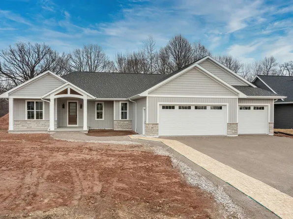 387 Baywood Trl, Green Bay, WI 54311