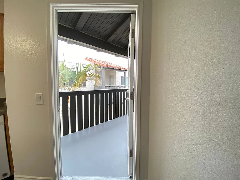 Adams Street Apartments — Photo 7