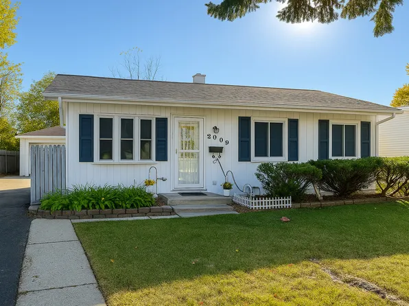 2009 Harding Ave, Waukegan, IL 60085