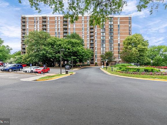 2nd image of 2300 Pimmit Dr APT 316