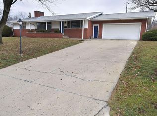 5808 N Briarwood Ln, Peoria, IL