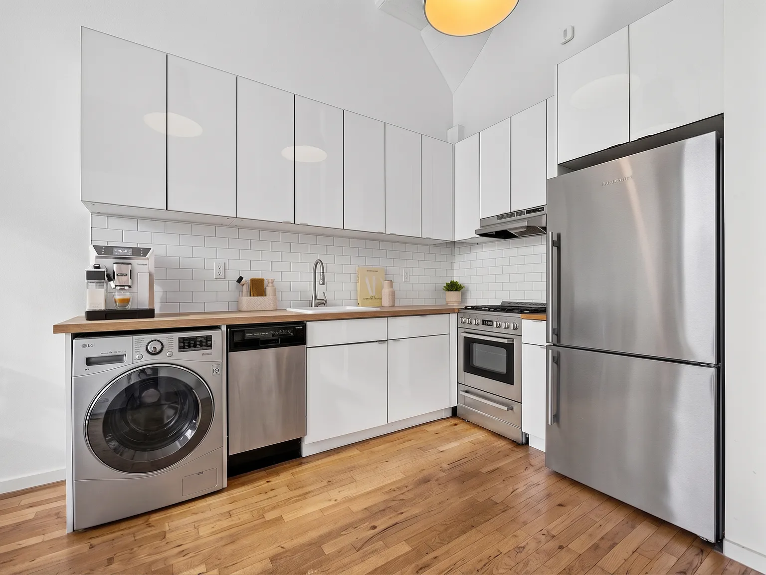 59 Bogart Street — Photo 2