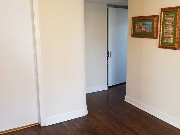 5th image of 2626 East Ave