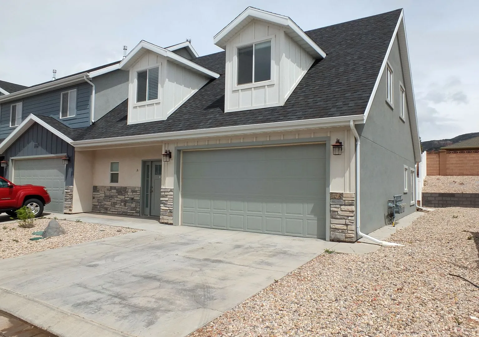 4 Bedroom Cedar Edge Townhome — Photo 1