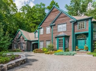 3 Valley Field Rd N, Sandy Hook, CT 06482