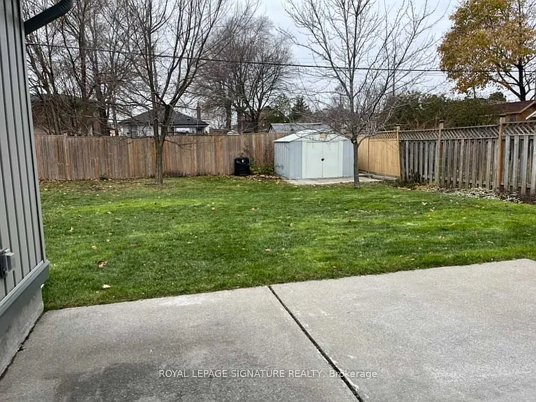 40 Amiens Rd E — Photo 24