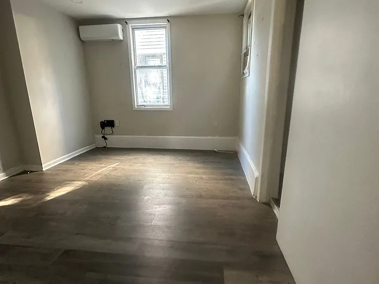 138 Buena Vista Ave — Photo 1