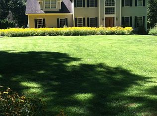 423 Long Meadow Rd, Middlebury, CT 06762