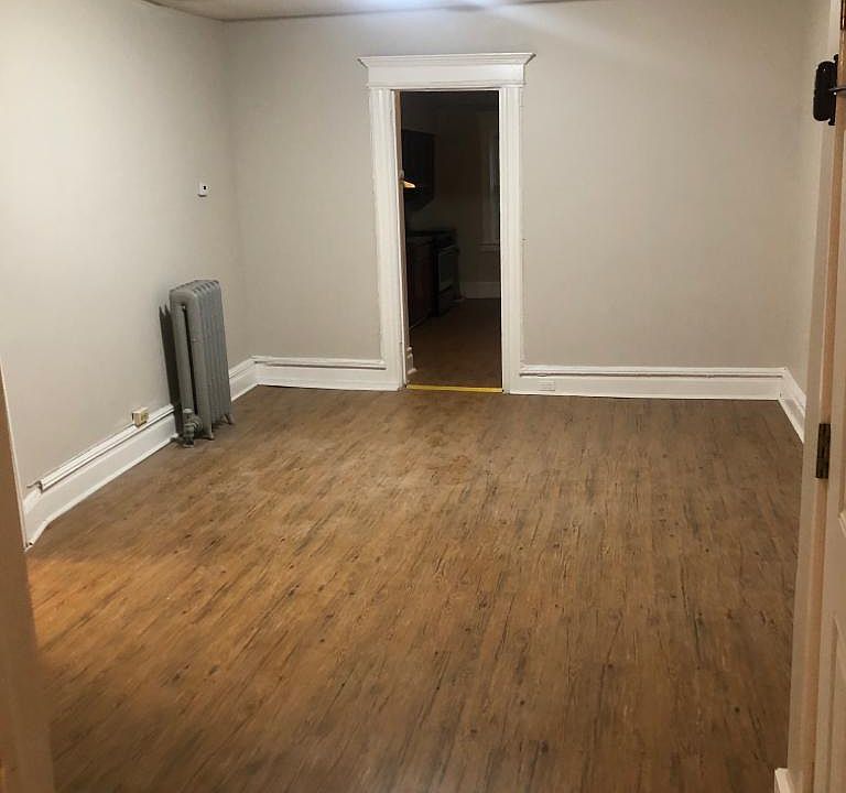 1st image of 325 Amherst St APT 3
