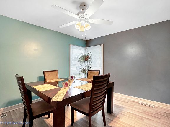 4th image of 15565 Rose Dr