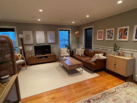 2nd image of 48 Chelmsford St #1