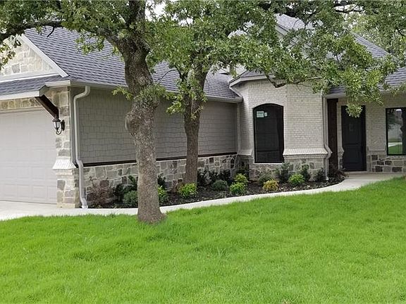 2nd image of 109 Crockett Dr