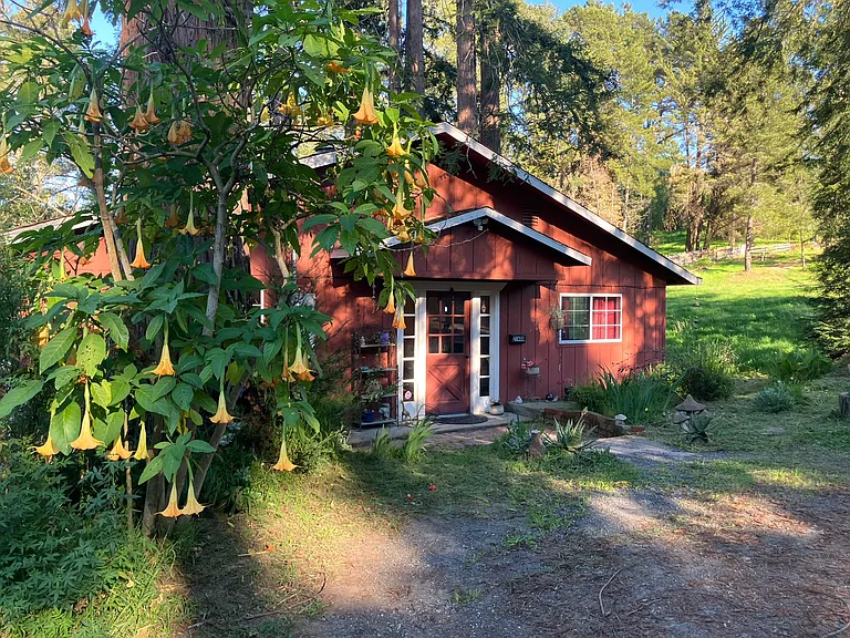 2140 Coffee Ln #B — Photo 1