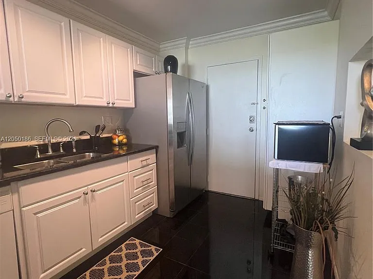 1465 NE 123rd St #502 — Photo 7