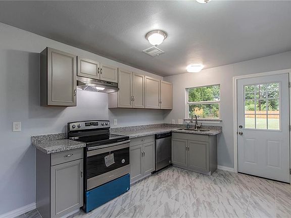 3rd image of 1548 Axe Dr