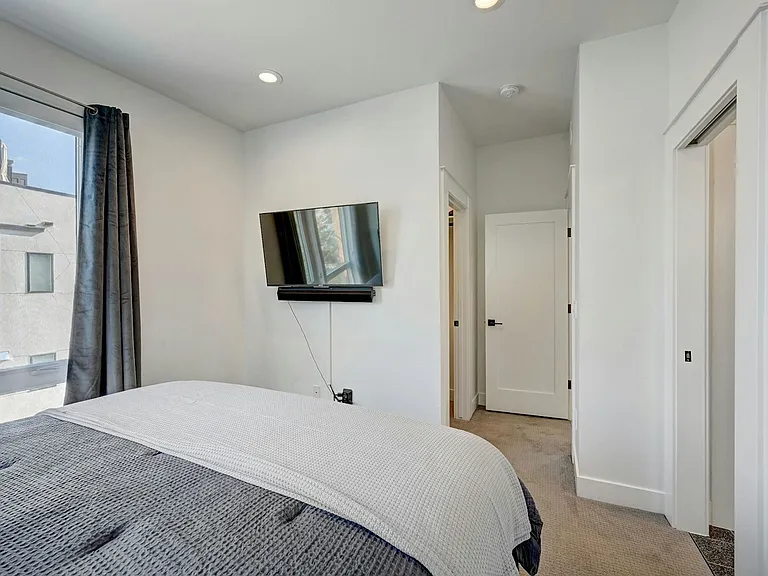 3530 W Conejos Pl — Photo 29
