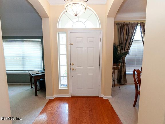 4th image of 813 TEMPLETON Lane
