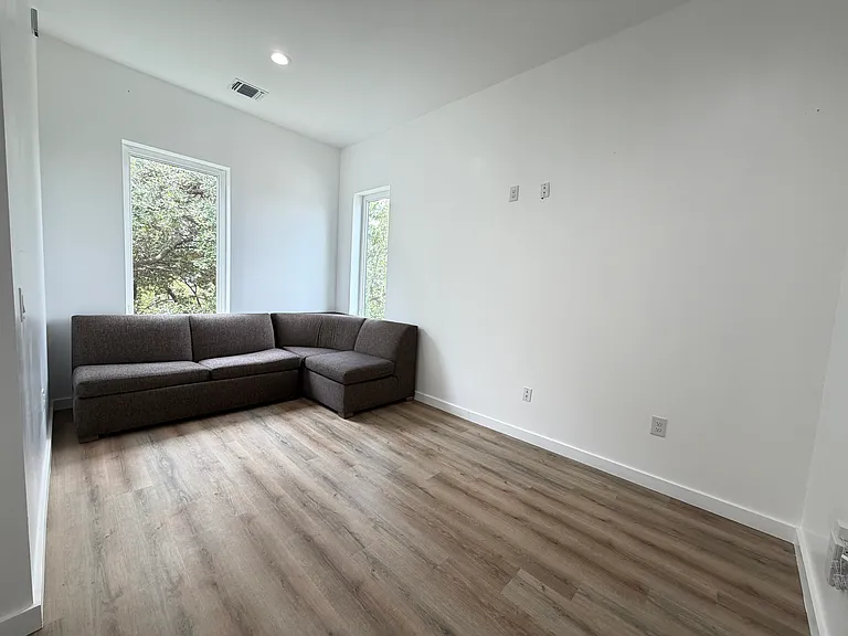 503 Kenniston Dr #7 — Photo 6