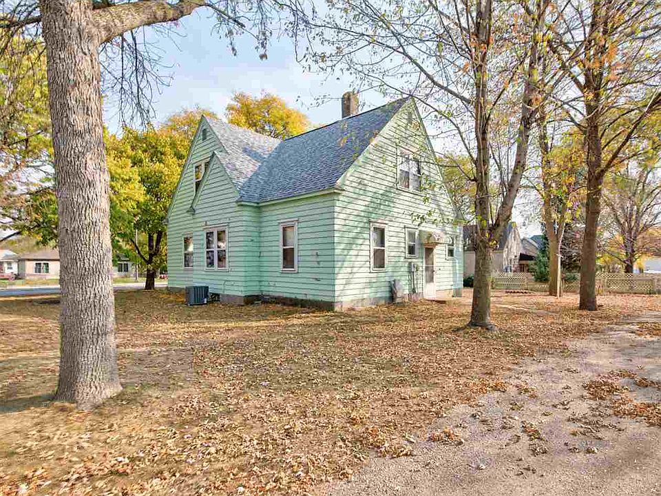 1st image of 609 Okoboji Ave