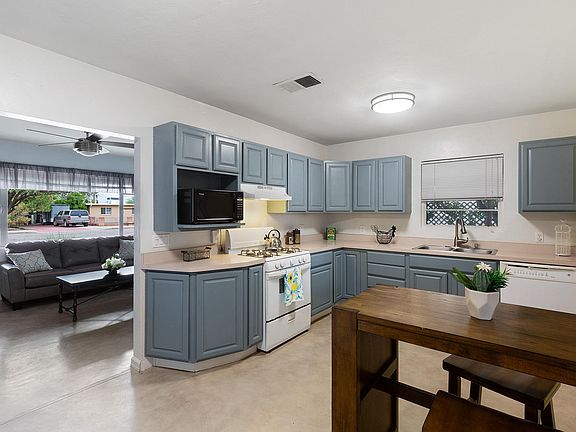 5th image of 3018 E Sylvia St
