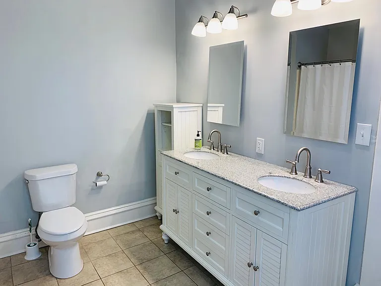 903 Montgomery St — Photo 17