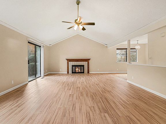 3rd image of 3017 Warrenton Ct