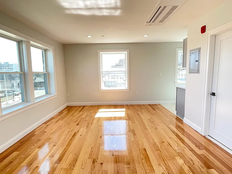 325 Newport Ave #40 — Photo 7