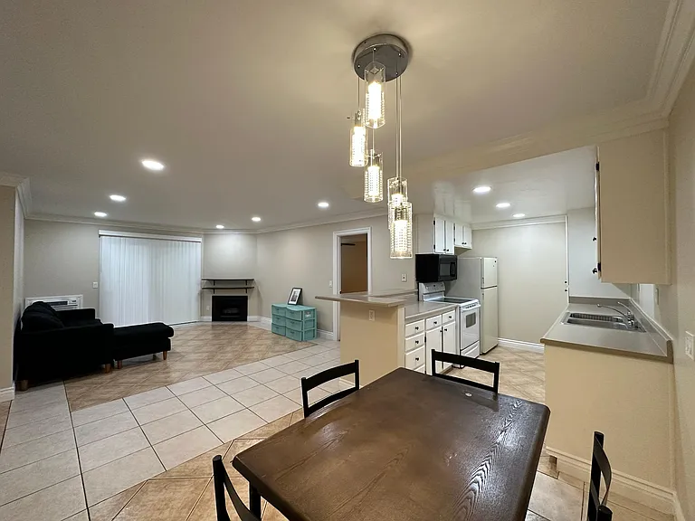 227 Woodland Pkwy #161 — Photo 2