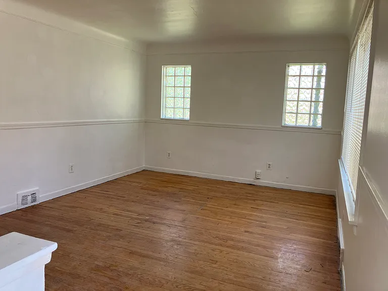 16316 Manning St — Photo 6