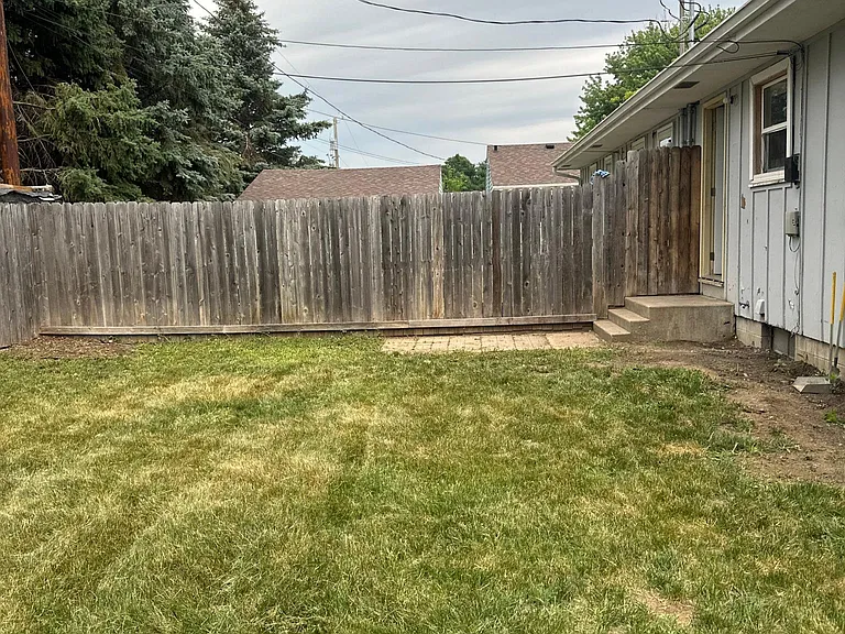 1409 S Gary Dr — Photo 4