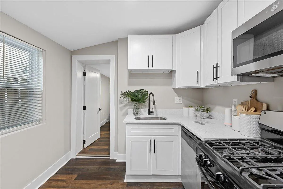 4 bed, 1700 sqft, $1,695 — Photo 4