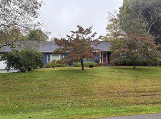 15 Garlen Rd, Katonah, NY 10536