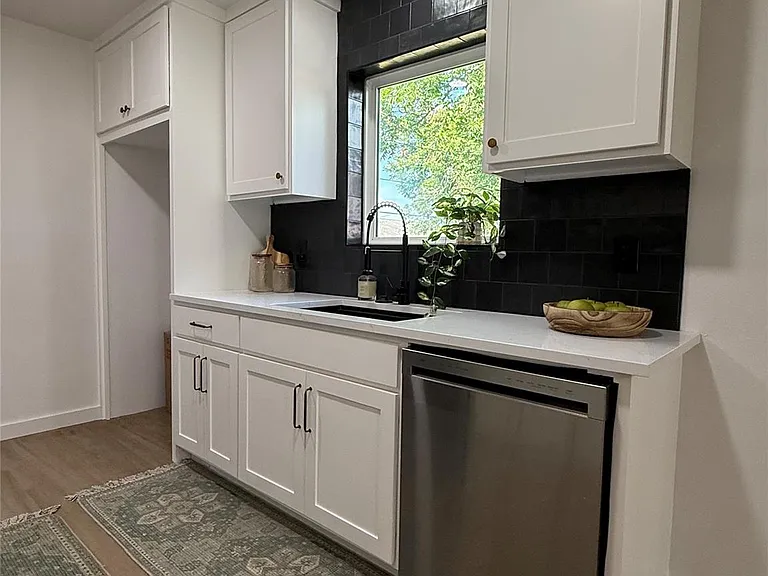 2726 Yale St — Photo 19