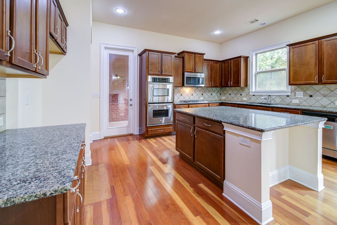 next background image