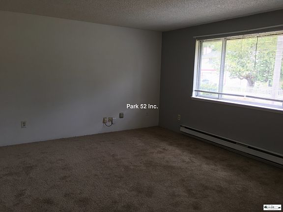 4th image of 5040 S Steele St