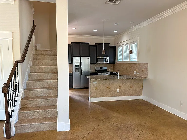 505 W North Loop Blvd #A — Photo 6