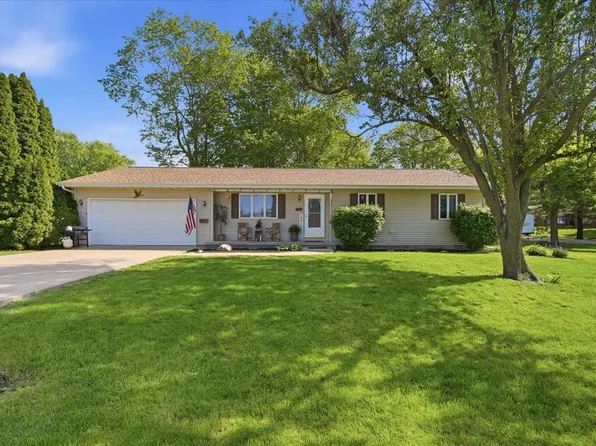 100 W Kentucky Ave, Chenoa, IL 61726