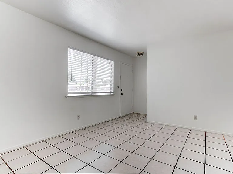 4269 Stewart Ave — Photo 4