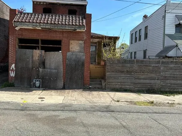 327 Pennell St, Chester, PA 19013