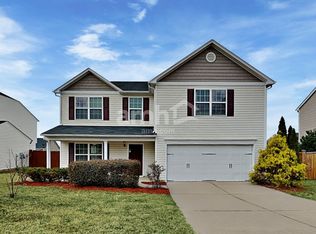 4817 Cutstone Ct, Raleigh, NC 27610