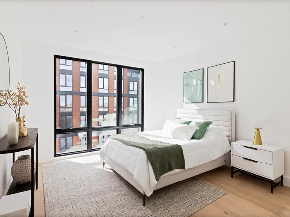 1025 Pacific Street image 11 of 14