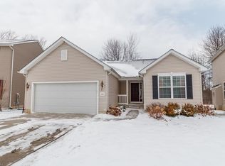 4982 Hiddenview Ct, North Ridgeville, OH 44039