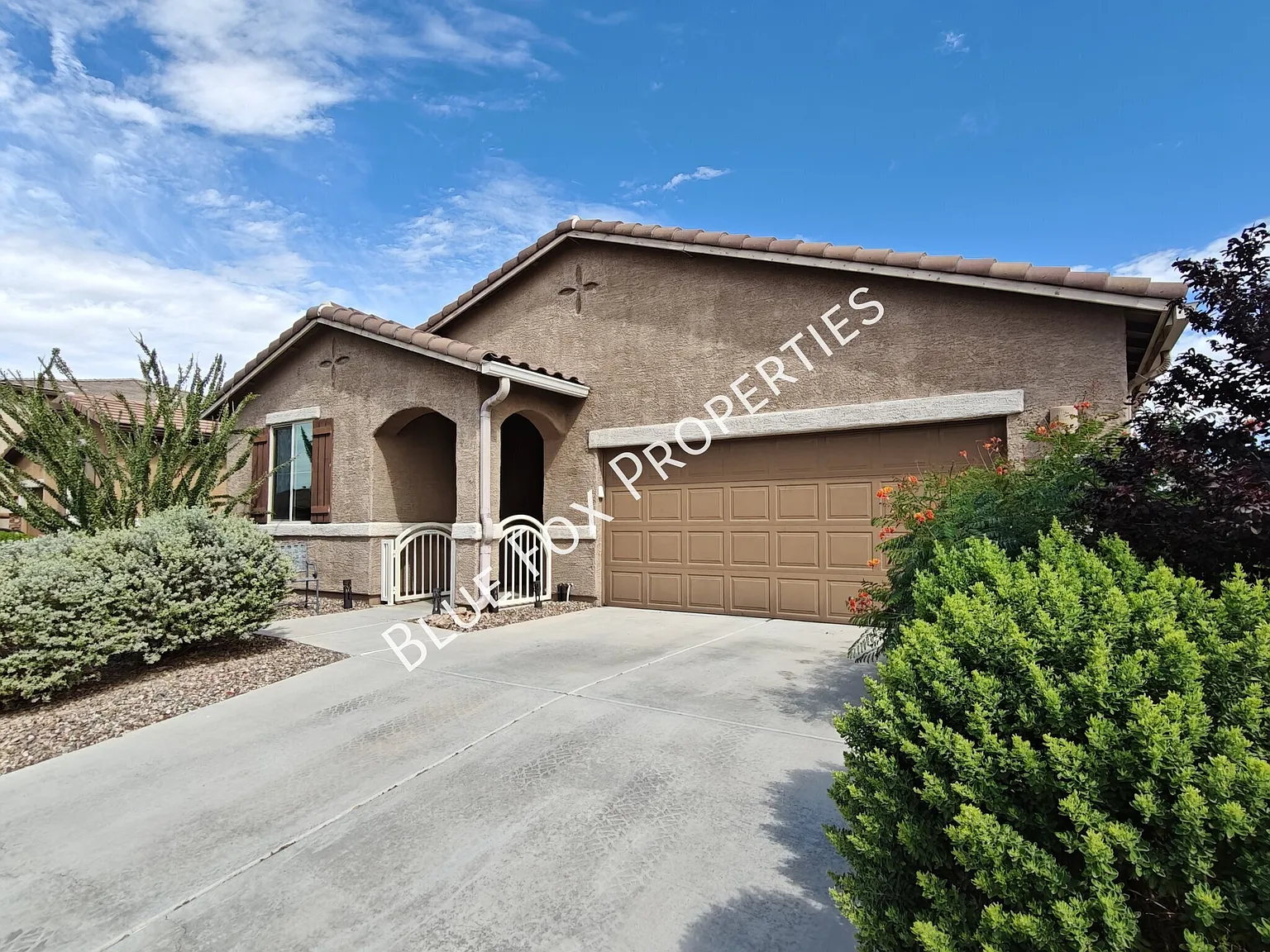 11128 W Fountain View Dr — Photo 1