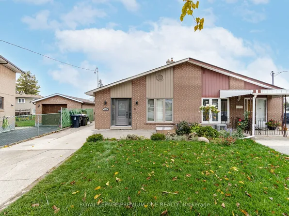 49 Gulfstream Rd E, Toronto, ON M9M 1S4