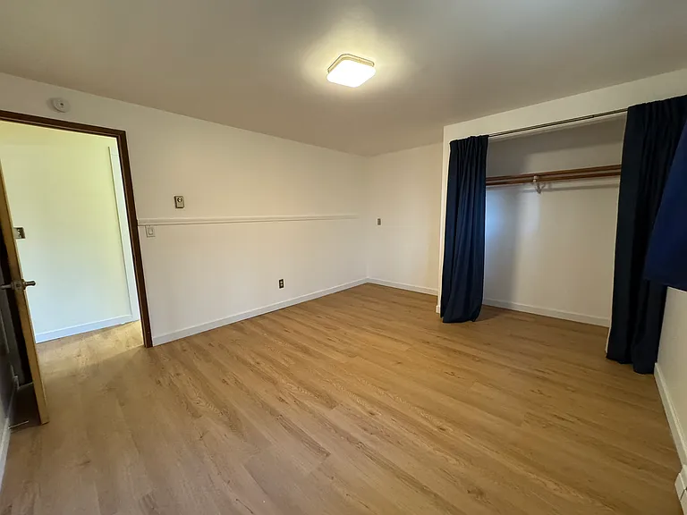 5th bedroom lower level with closet