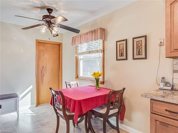 5th image of 387 Hillman Rd